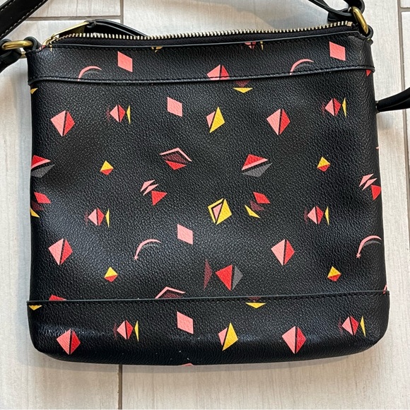 Fossil Crossbody Abstract Triangle Geometric Purse Key Charm Black Faux Leather - Picture 5 of 11